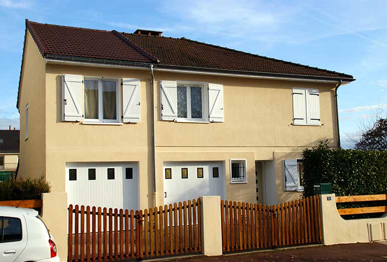 PORTAILS, CLÔTURES, BRISE-VUE ET GARDE-CORPS