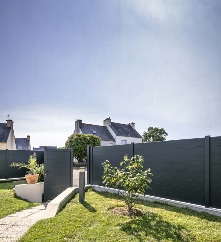 PORTAILS, CLÔTURES, BRISE-VUE ET GARDE-CORPS