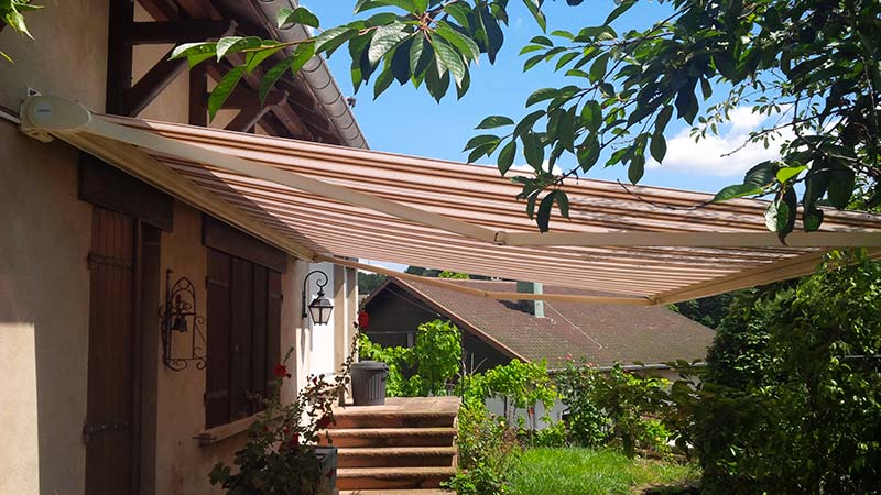 Pergolas et stores