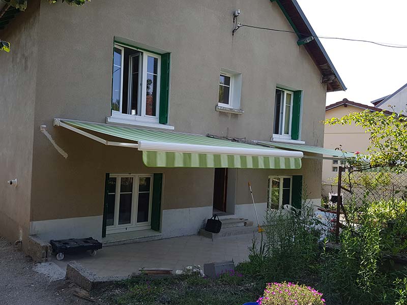 Pergolas et stores