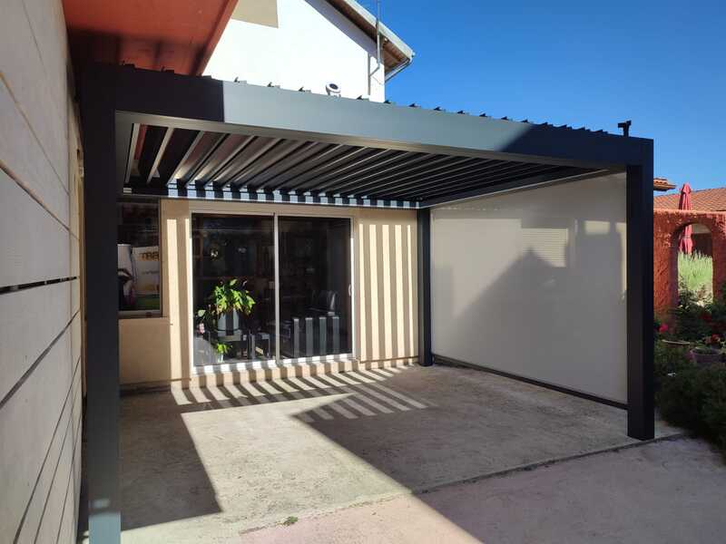 Pergolas et stores