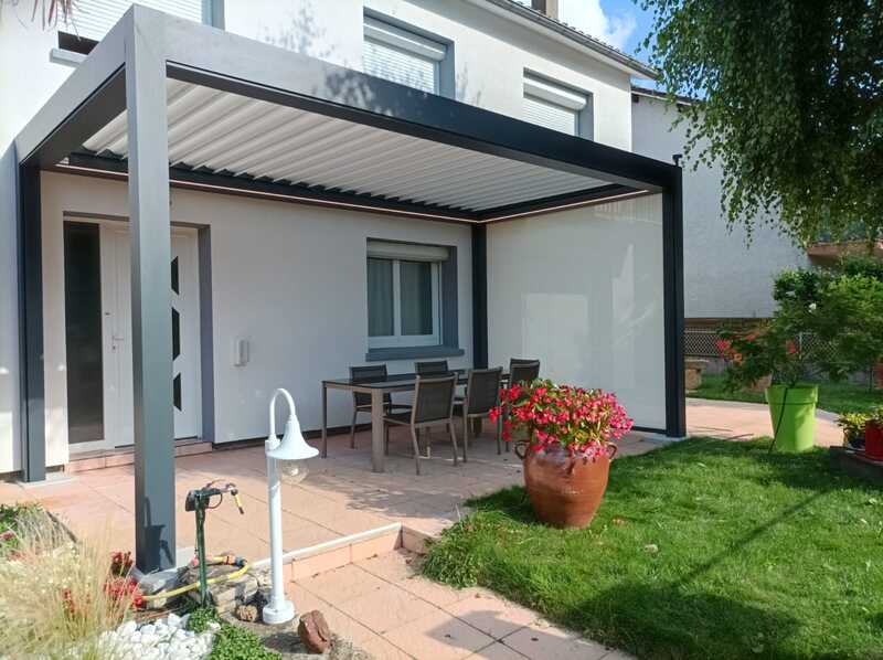 Pergolas et stores