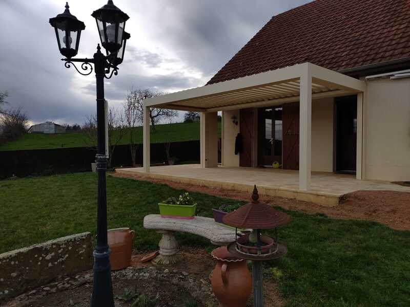 Pergolas et stores
